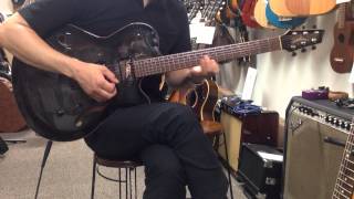 Video thumbnail for Godin Flat Five  2002年製 by lastguitarcom