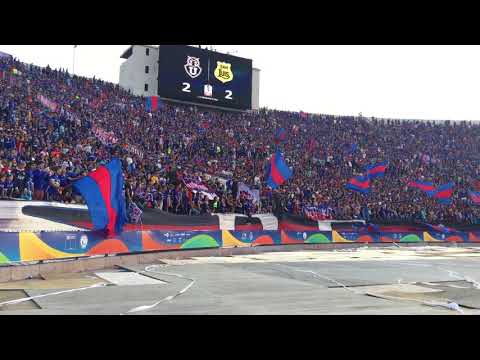 "Los de Abajo, "Los años pasarán, y mis hijos vendrán, al igual como yo, a alentarte león&qu" Barra: Los de Abajo • Club: Universidad de Chile - La U