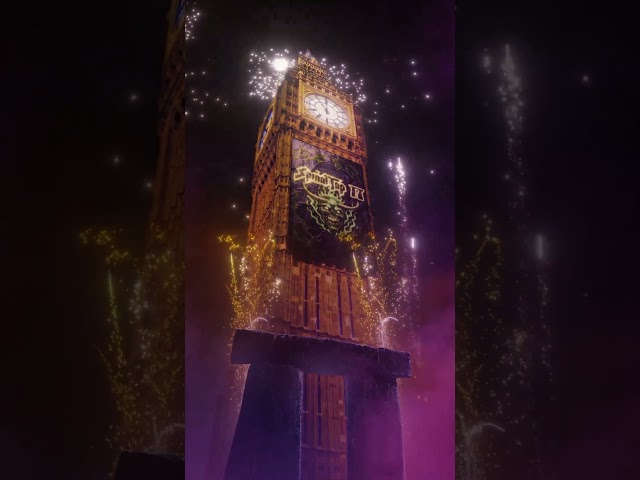 The wait is over. The henge has risen.