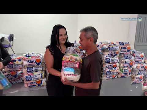 PRIMEIRA DAMA ENTREGA CESTAS BÁSICAS DO SER FAMÍLIA SOLIDÁRIO EM PEIXOTO DE AZEVEDO