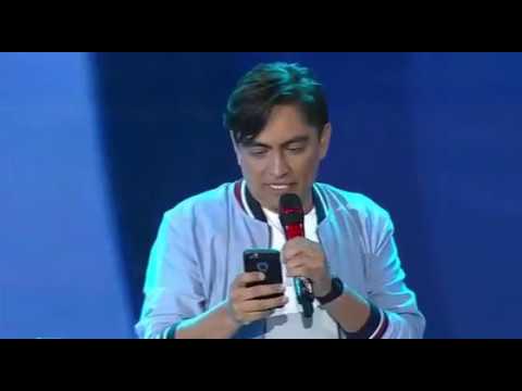 Sergio Freire prueba la APP para ver a su bebé