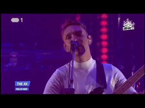 The XX - Intro (Live at Glastonbury 26-6-2010)