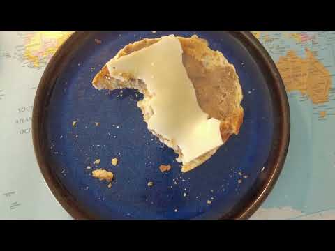 MongoTV_8833 - Min Frokost - MØLLEHJUL BOLLE Med TAHIN og OST