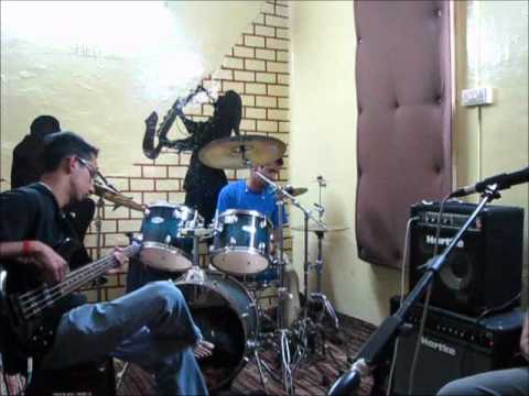 Grooveson Bassreaper & Funkmeister Snaremonger: The Hendrix Maneuver