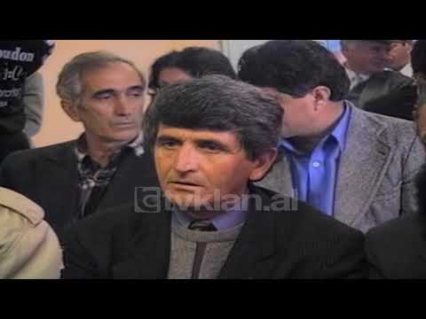 Kryetari i PAD Imami takim me punonjes te arsimit ne Lezhe - (18 Prill 2001)