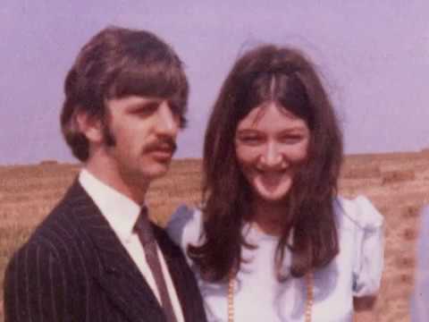 Thumbnail of the video: The Beatles - Magical Mystery Tour Memories (Full Documentary)