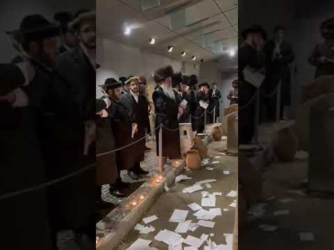 Visiting Mekomos Hakedoshim With Liminov Rebbe - Iyar 5783