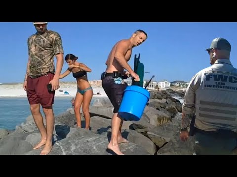 Police Catch Him Illegally Spear Fishing & Hiding Evidence