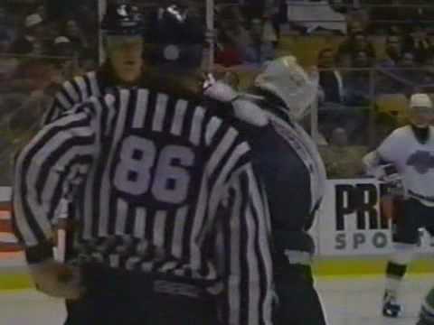 David Karpa vs Rick Tocchet Dec 27, 1995