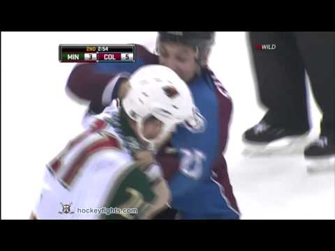 Kyle Brodziak vs Chris Stewart Nov 27, 2010