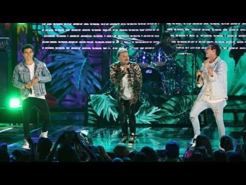 MyA & Pedro Capo 'Te olvidare' en los KCA mexico 2019