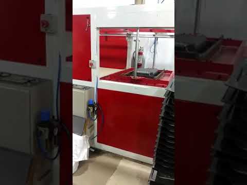 Vacuum Thermoforming Machine