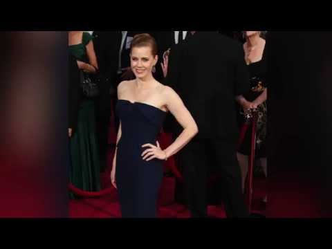Actress Amy Adams Gives Up 1st Class Seat for Soldier