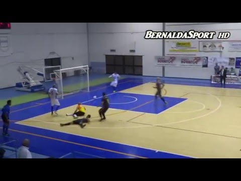 Bernalda Futsal - Futura MT C1 5 Giornata 14/11/2015 HD