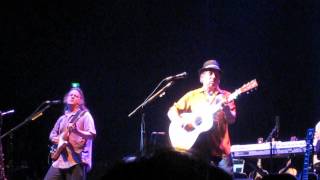 Paul Simon: Train in the Distance: Paris 2008