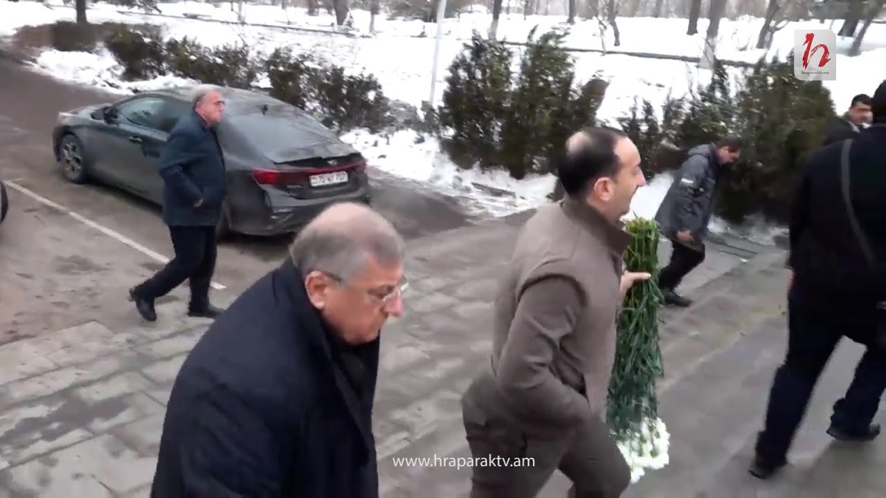 Գագիկ Ջհանգիրյանը Եռաբլուրում է. չպատասխանեց հարցերի