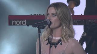 Gin Wigmore &quot;Written In The Water&quot; at the VNZMA&#39;s 2015