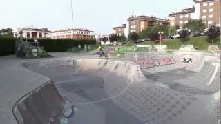 preview picture of video 'Unos backflips en el Skatepark de Leioa'