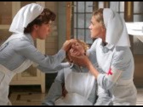 Pilar y Julia, en pánico ante las sospechas de que Magdalena tenga meningitis - Tiempos de Guerra