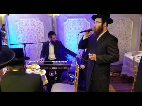 Cantor Ushi Blumenberg - Eilu Devarim (snippet)