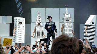 PET SHOP BOYS - Two Divided By Zero / Why Don't We Live Together (Live in Moscow, 21.07.2012)