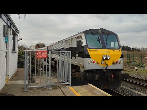 Southbound Enterprise train (9004 + 233) departing Portadown station