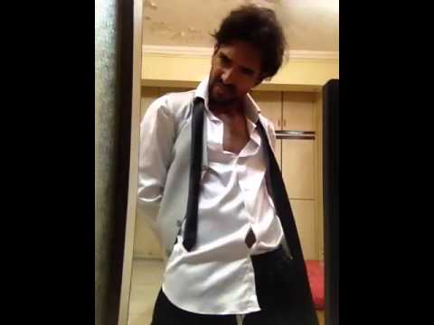 Big B style - Talking to the Mirror.