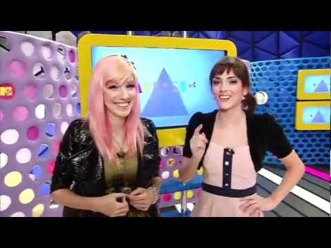 Titi Müller e sua crise de risos "Ao Vivo" no Acesso MTV.