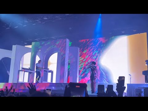 Flume ft. MAY-A, Say Nothing LIVE in Sydney