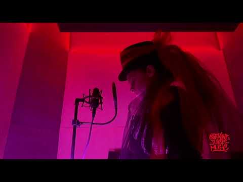 Helixx C. Armageddon Live In studio performance of "House of Helixx"