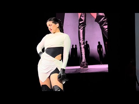 BIZCOCHITO - Rosalía en vivo, MOTOMAMI World Tour Monterrey 19/08/22