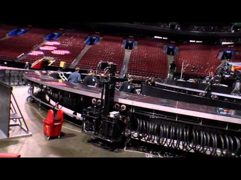 Bon Jovi gives McGill students backstage tour