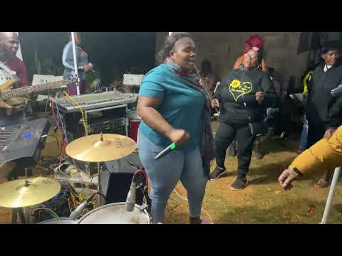 LPR Gospel band. Auntie Sue Racking the place with some good old time mento. Part 2️⃣.