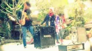 Download lagu Constantine Band - Selingkuh mp3