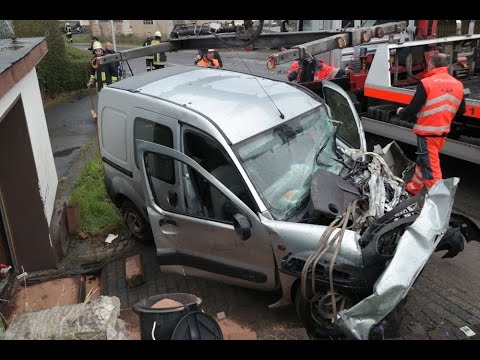 Busunfall bei Calden - Feuerwehr-Mitglieder werden Ersthelfer 15.04.2016