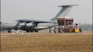 preview picture of video 'Indian Air Force Il-76 take-off from Yelahanka Air Force Station'