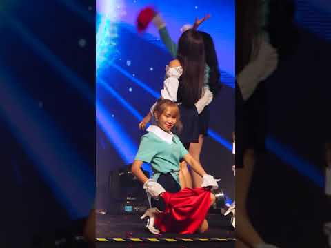 DP GIRLS cover IZ*ONE (아이즈원) - 라비앙로즈 (La Vie en Rose) FANCAM (JEEN as SAKURA) KBEE2019 190608