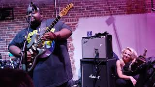 Video thumbnail of "ERIC GALES  RED HOUSE"