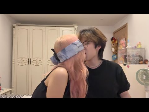 Candy kissing challenge | Lesbian couple 