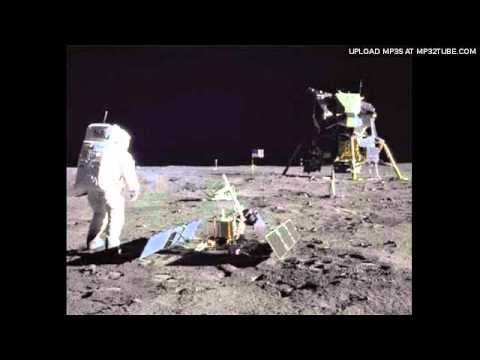 L.E.S. & Frankie Gada - Walking On The Moon (Original Radio Edit)