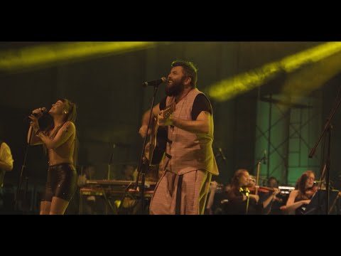 Cuatro Pesos De Propina, La Filarmónica De Montevideo - La llama (Video Oficial)