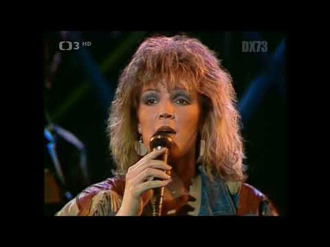Věra Martinová - Dala jsem lásku řekám /titulky/