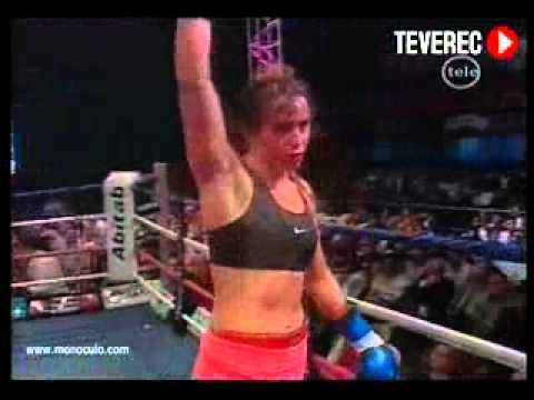 Chris Namus vrs. Loly Muñoz Anulacion del Combate TV nota Uruguay 2011 TEVEREC
