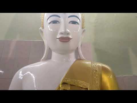 Visitamos um pagode Sandawshin U zina em Moulmein (Mawlamyine), estado de Mon