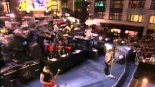 Bon Jovi - I&#39;ll Sleep When I&#39;m Dead (live at Times Square 2002)