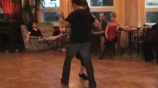 Video thumbnail for Tango Argentino práctica Karin Solana y Gustavo Vidal 15.07.2009