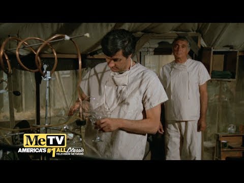 Alan Alda Shares a Scene with dad Robert Alda on M*A*S*H