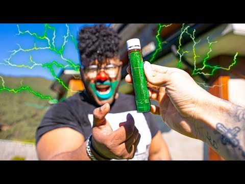 He becomes a killer clown with this toxic potion! Makiman