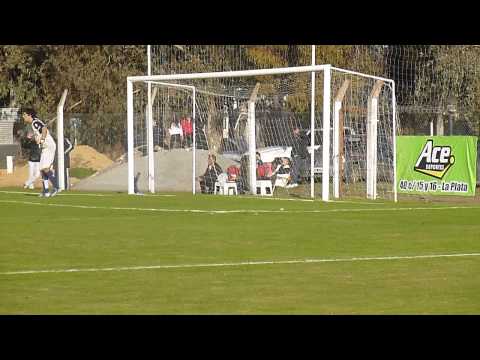 Quilmes vs E de la P. Tiro L. travesaño