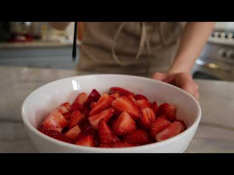 Fragole al Balsamico-Strawberries with Organic Balsamic Cream of Modena PGI